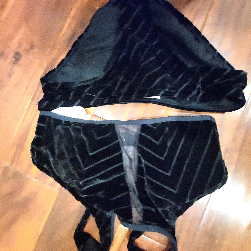 Kenneth Cole bikini, black size small